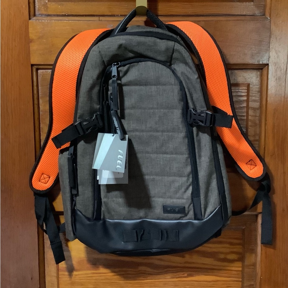 New multiple pockets backpack